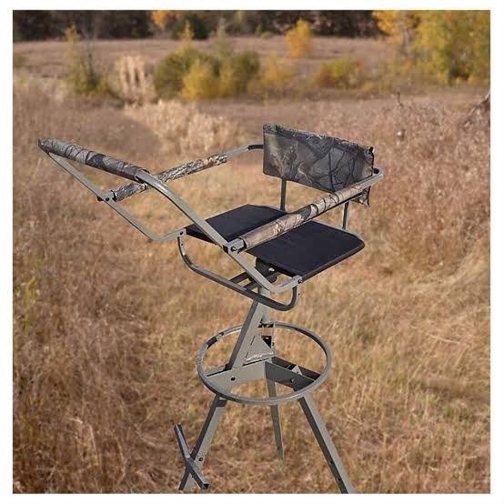 12-ft Tripod Deer Stand
